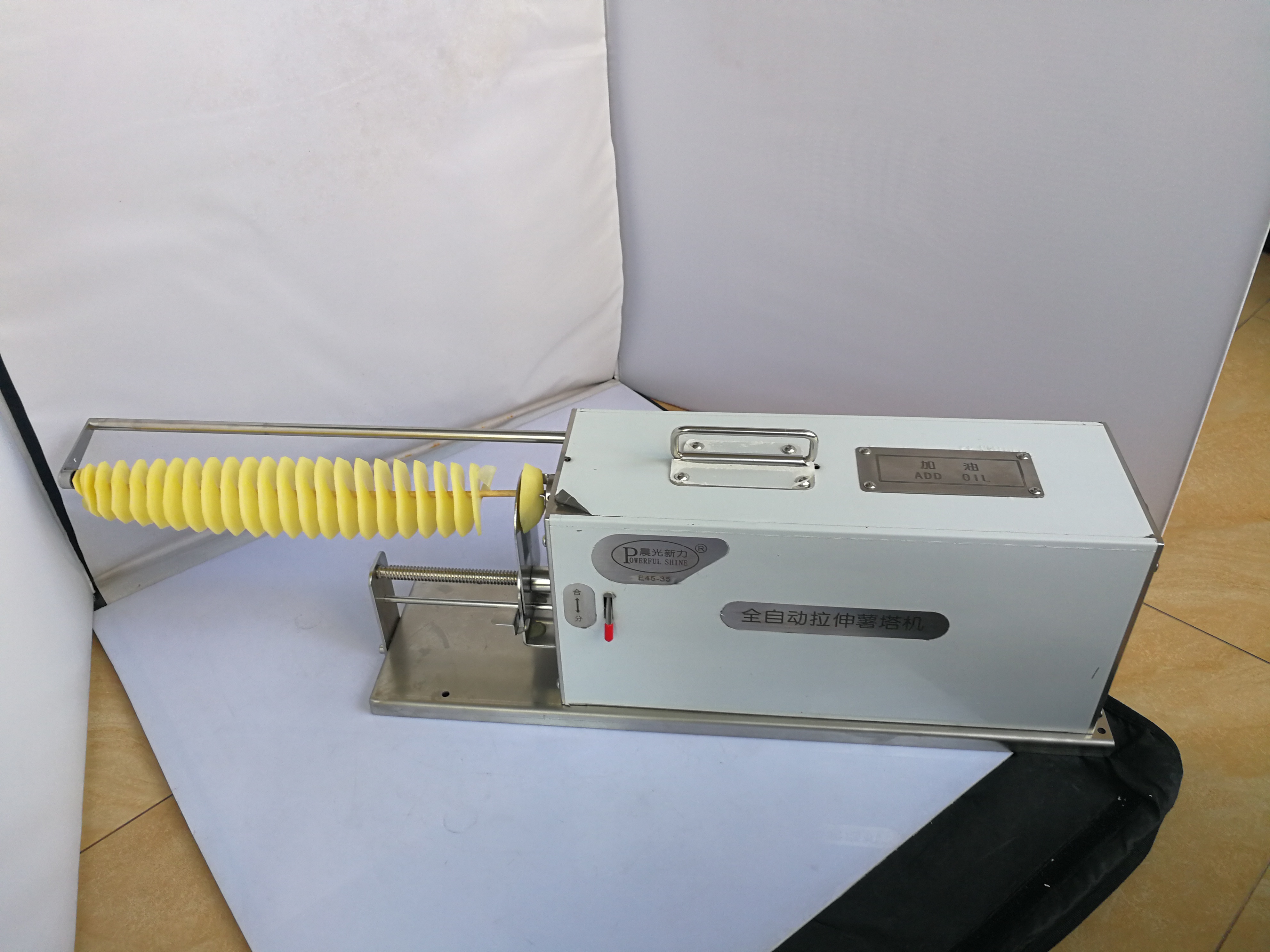 Automatic stretch Tornado potato machine，potato spiral cutting machine，potato cutter machine /potato chips machine electric type