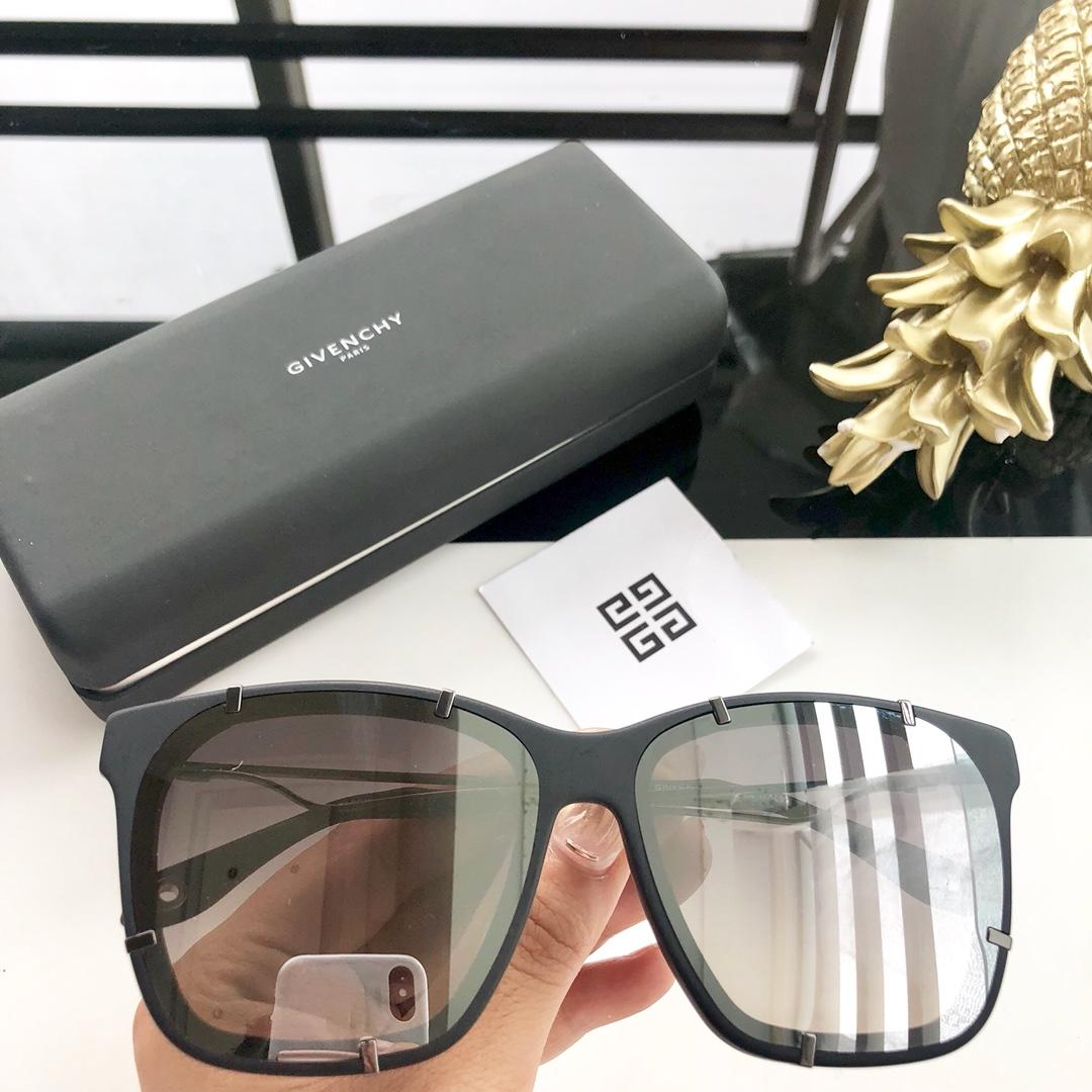 Givenchy Men’s Sunglasses ASS650084